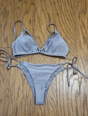 Victoria’s Secret Metallic Silver Triangle Top Bikini Size Medium 👙